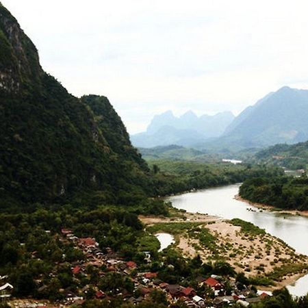 Muang Ngoi Riverview Bungalows מראה חיצוני תמונה
